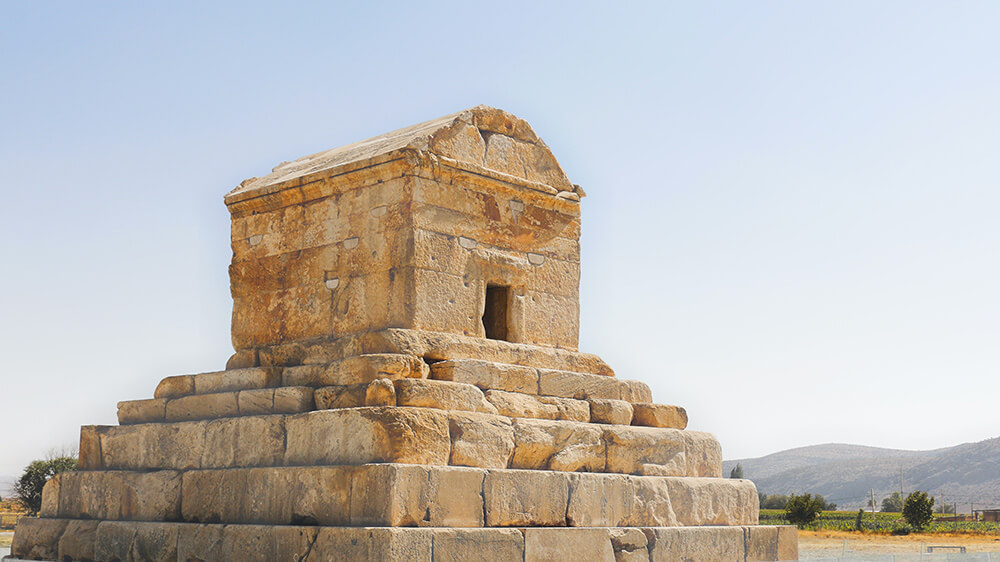 la tomba di Ciro il Grande a Pasargade
